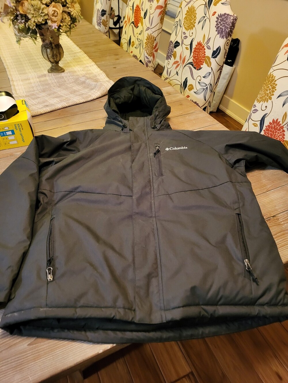 Columbia Men's Hooded Puffer Jacket - Black